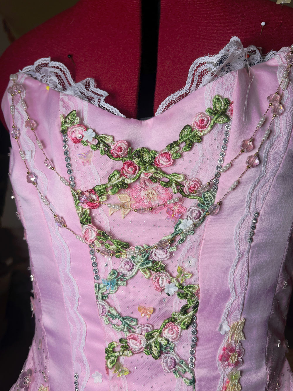 Close-up van de roze jurk