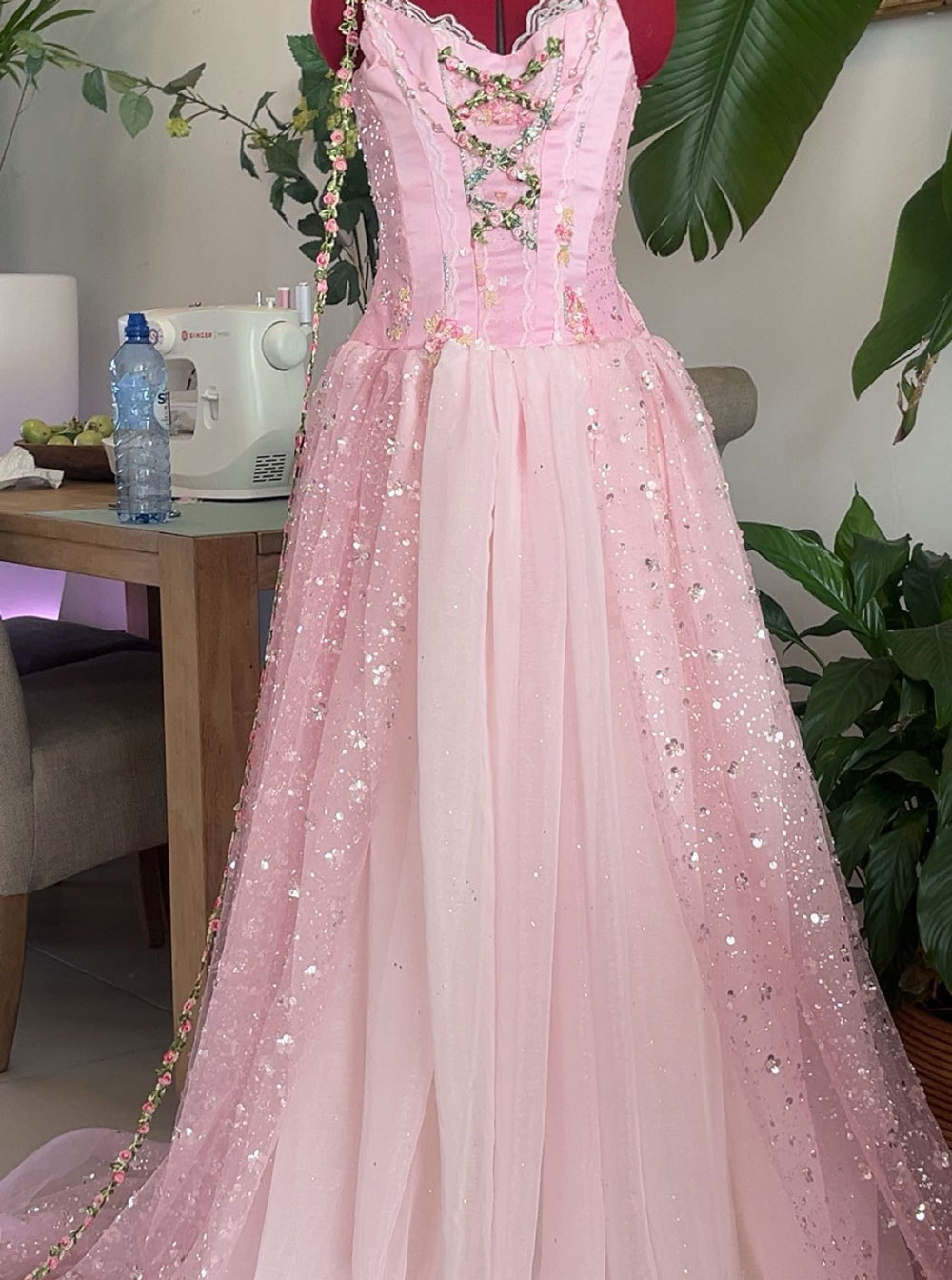 Roze jurk van satijn, chiffon en tule